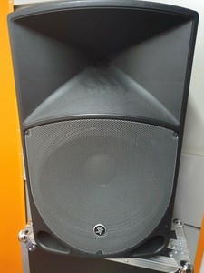 mackie speakers 15 inch