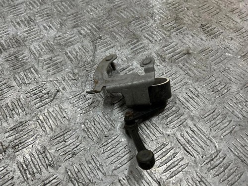 MERCEDES-BENZ E W213 Höhenstandsensor hinten rechts A0009053704 2.20 30645185