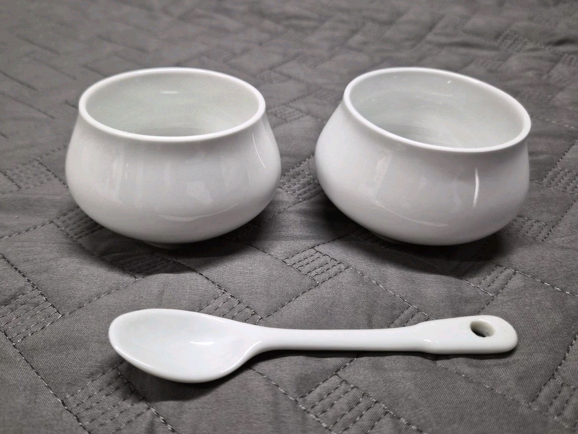 ARKADIA by KPM Berlin Porcelain Souffle cups And Spoon 