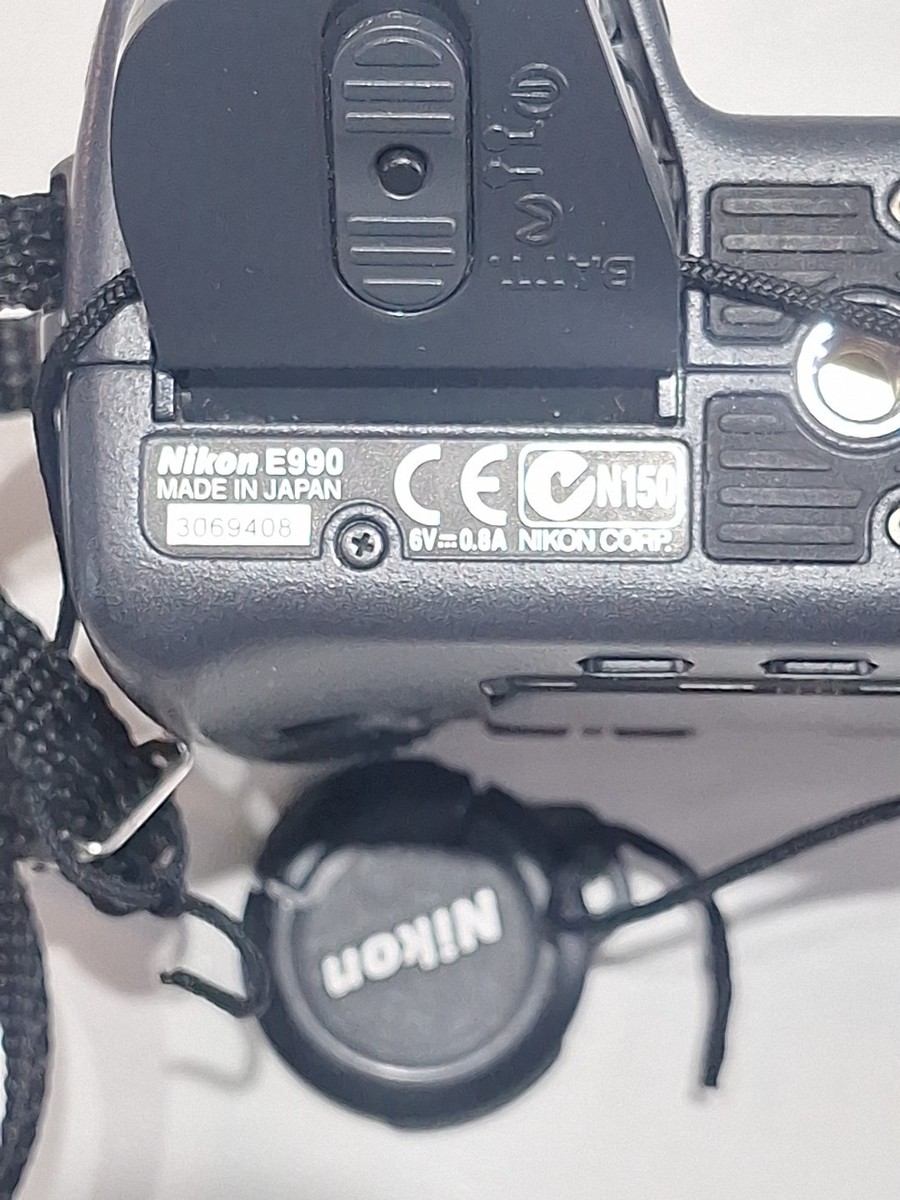 For Parts / Repair】Nikon Coolpix 990 Retro Digital Camera – Made