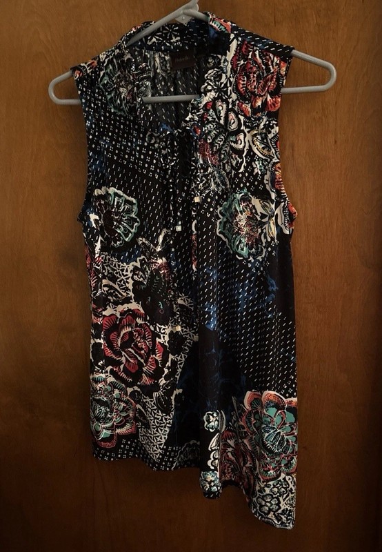 rafella sleeveless top navy, red, floral collar with a ruffle & tie Longer On L