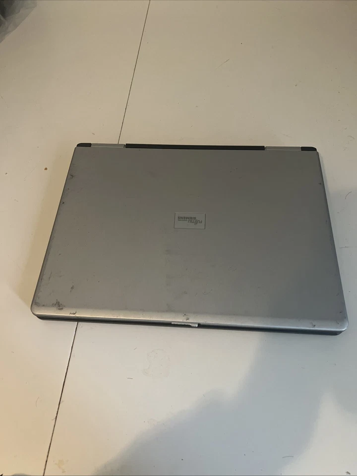Fujitsu Siemens Amilo Li 1705 15.5’’ Laptop Silver Intel Celeron M SPARES - Image 3 of 4
