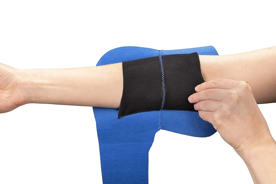 Actimove Kids Elbow Support Adjustable Pediatric Black - Image 4 of 4