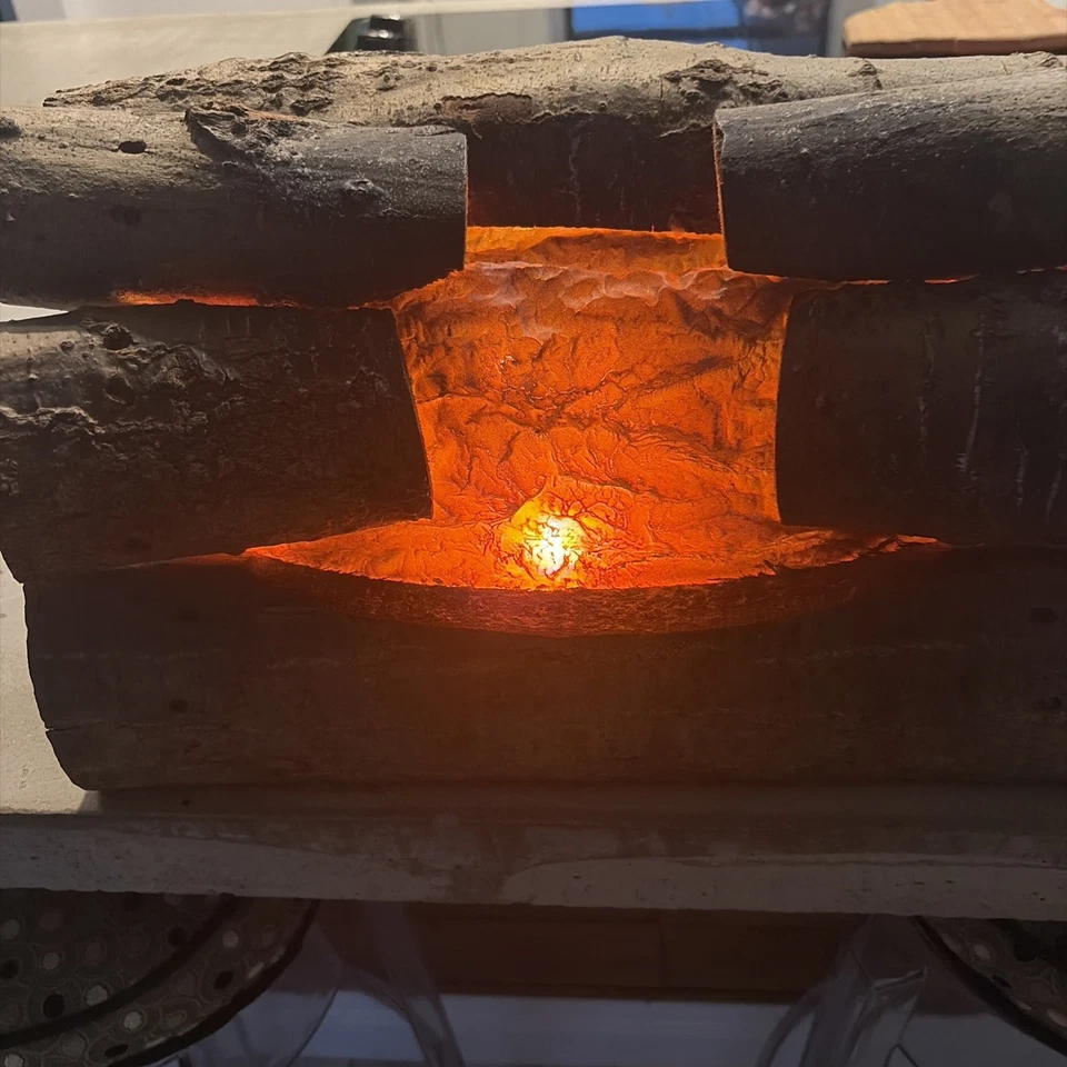 VINTAGE ELECTRIC LIGHT UP FIREPLACE WOOD LOGS CRACKLING SOUND FAUX FIRE Freeship - Image 2 of 4
