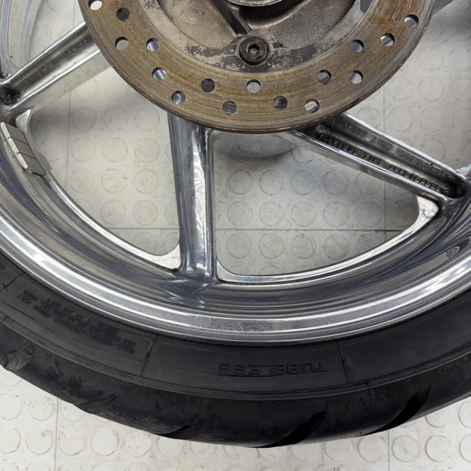 Llanta trasera recta Honda CBR900RR 1996 42650-MAS-670ZA cromada recta Foto 2 de 4