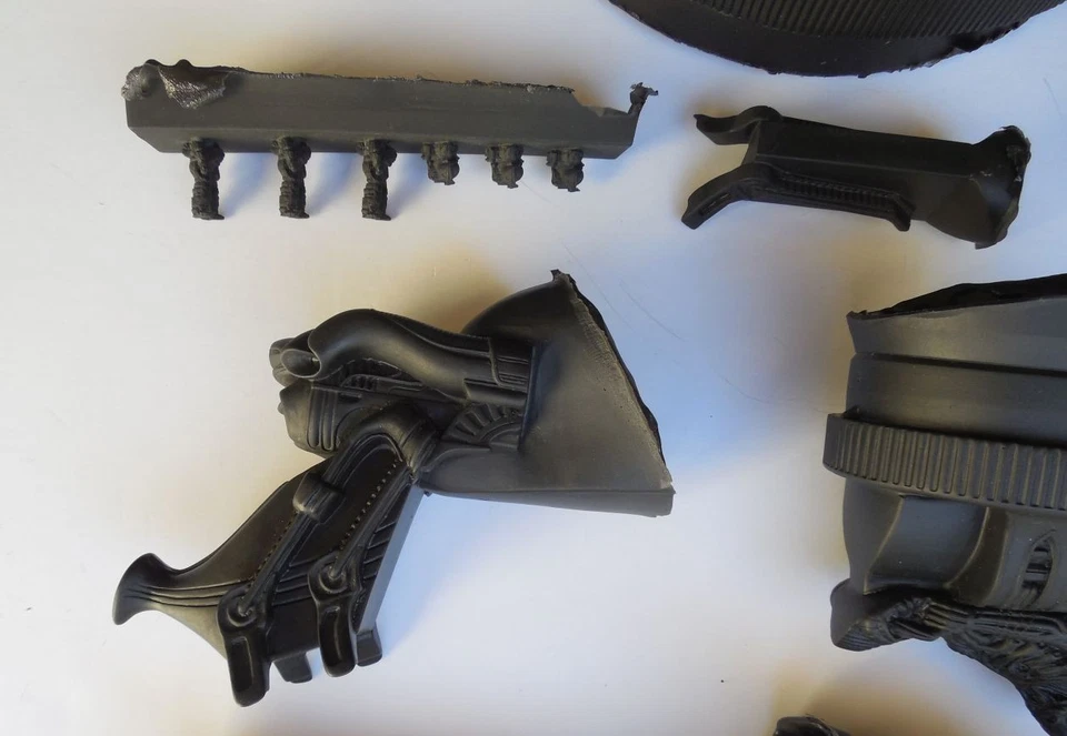 Alien Space Jockey With Astronauts 1/60 Halcyon Vinyl Model Kit HT04 H.R. Giger - Image 3 of 4