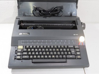 Smith Corona SE100 Electric Typewriter With Case And Powercord