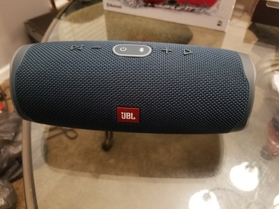 jbl charge 4 box
