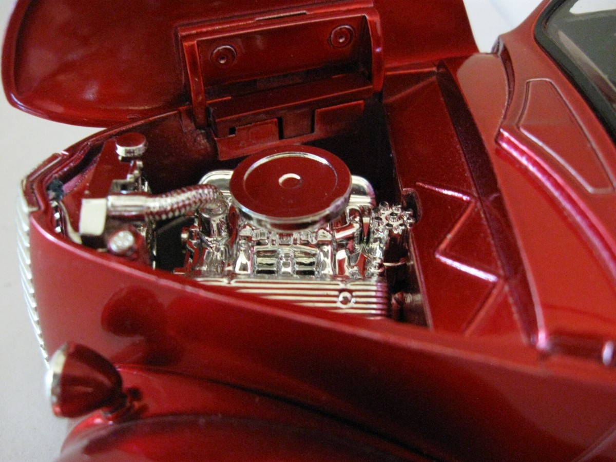 Jesse James West Coast Choppers 1936 Ford Coup Kustom 1/24