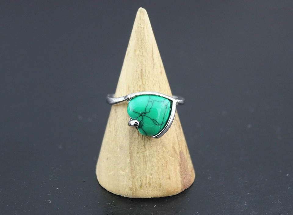 Venta al por mayor lotes mixtos 35 piezas anillos de mujer piedra natural verde joyería anillo P de plata Foto 3 de 4