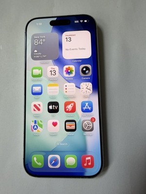 Apple iPhone 17 - 256 GB - White (Unlocked) READ AD