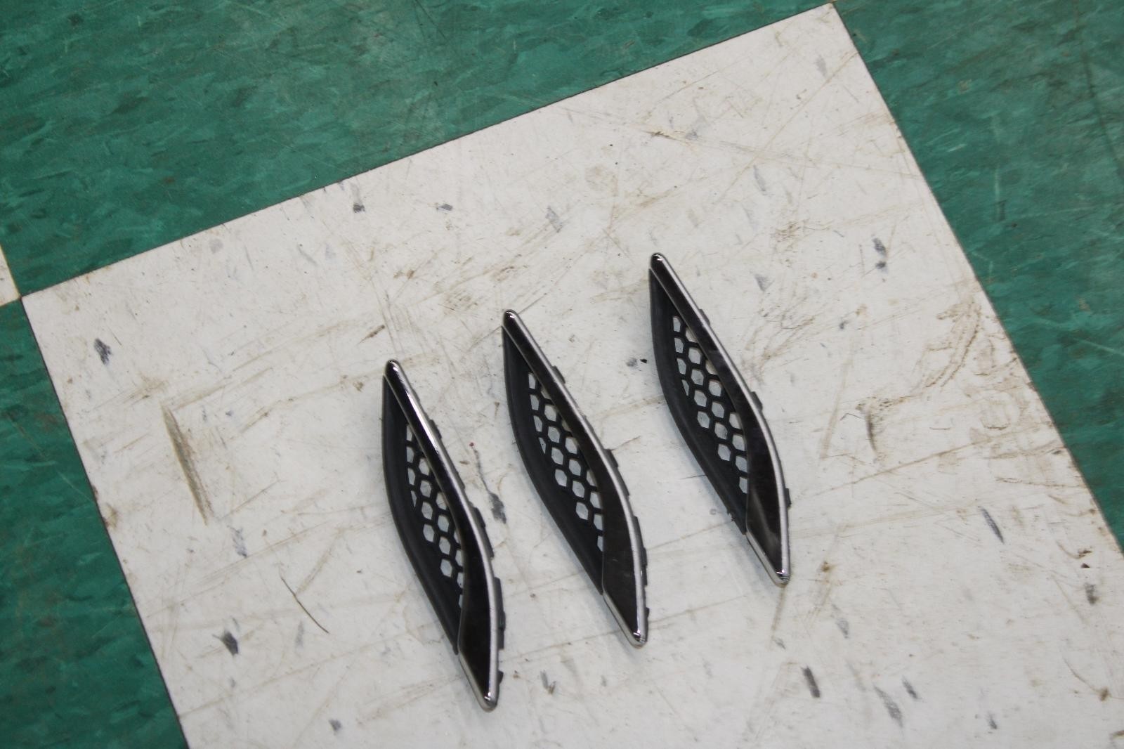 14-19 Ghibli Chrome Front Driver Side Left LH Fender Grill Grille Set 3x OEM WTY
