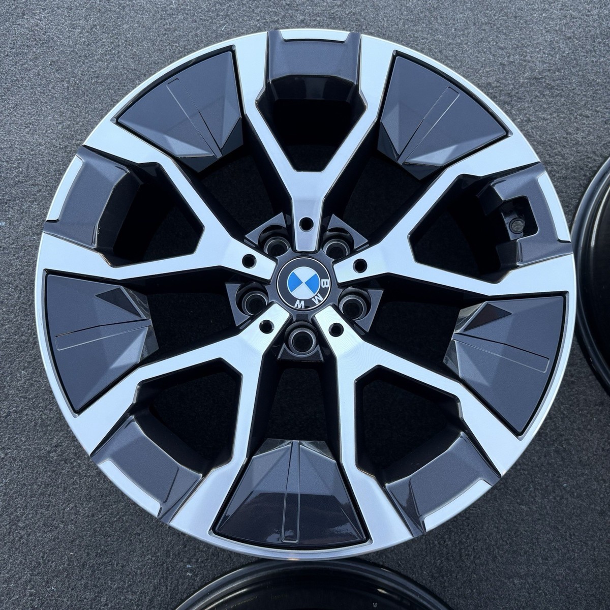 SINGLE 19 INCH WHEEL/RIM BMW X3 2025-2026 OEM CHARCAOL MACHINED