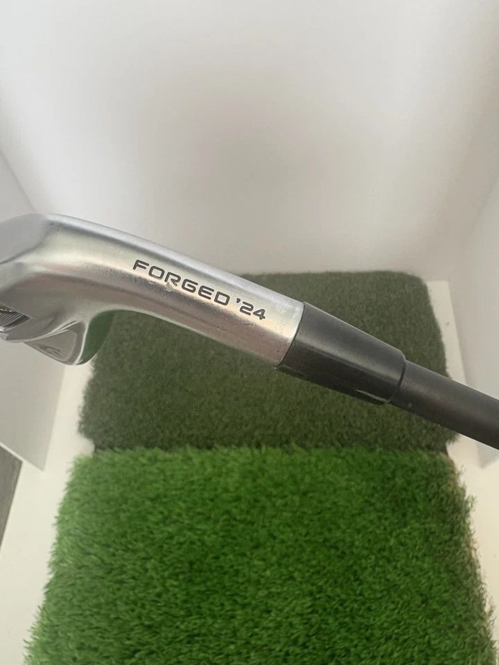 Callaway Apex UT 24 2-Iron 18° MMT 90g X Extra Stiff Flex RH Utility Rescue - Image 2 of 4