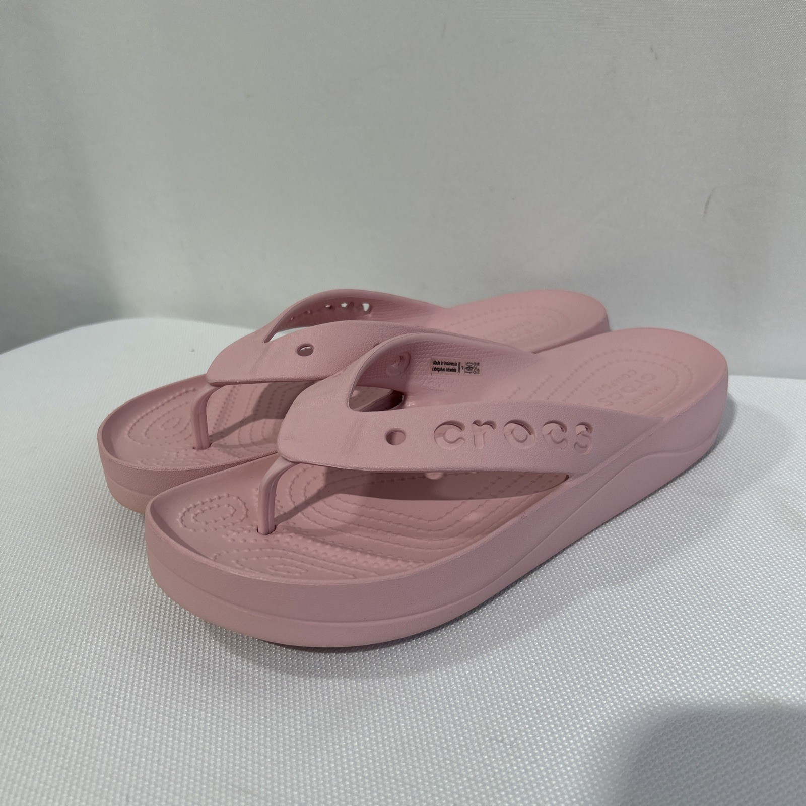 Crocs Pink Baya Platform Thong Flip Flops Comfort Sandals Beachy Women's Sz 8