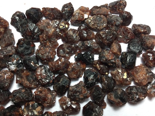 480 Carats Water Etched Garnet Crystals Lot. - Picture 3 of 8
