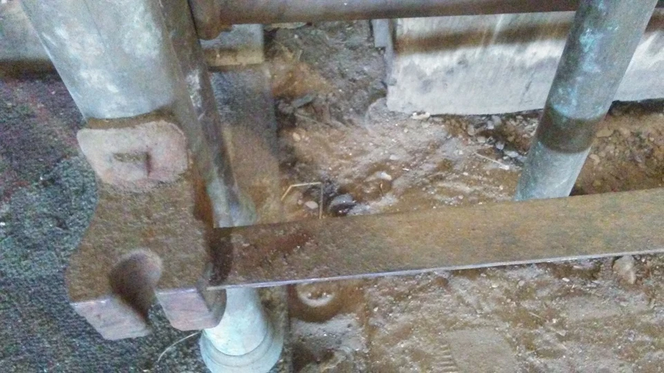 Cabecero y pie de cama de latón antiguo **Para restauración** Foto 3 de 4