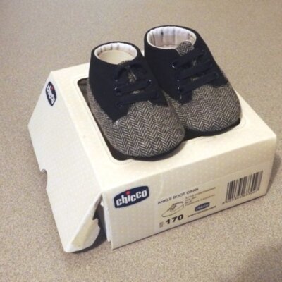 NEW in Box Chicco Baby Booties Crib Shoes Navy Herringbone