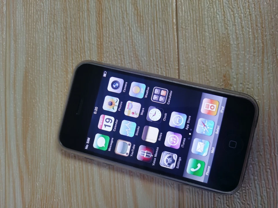 Apple iPhone 2G networks - 1st Generation 8GB black used working very well - Image 2 of 4