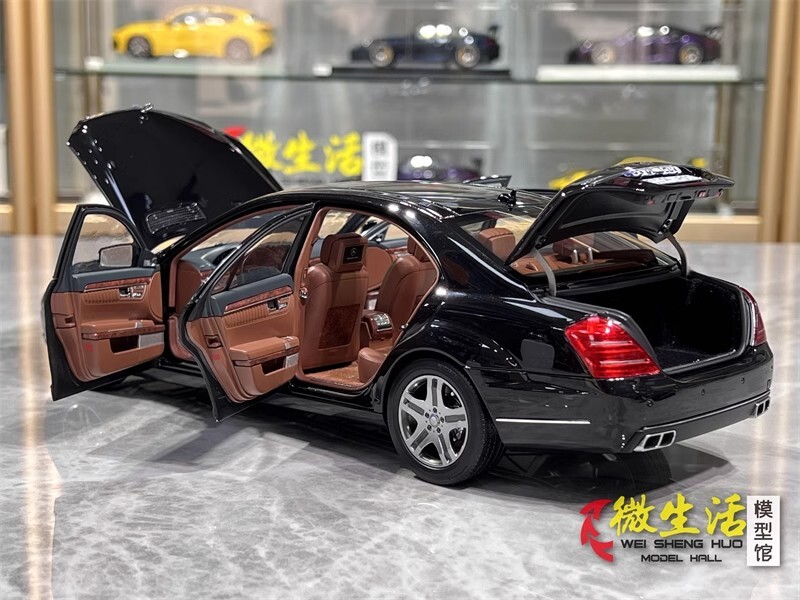 Motorhelix 1/18 Maybach Mercedes Benz S600L W221 Limited 999