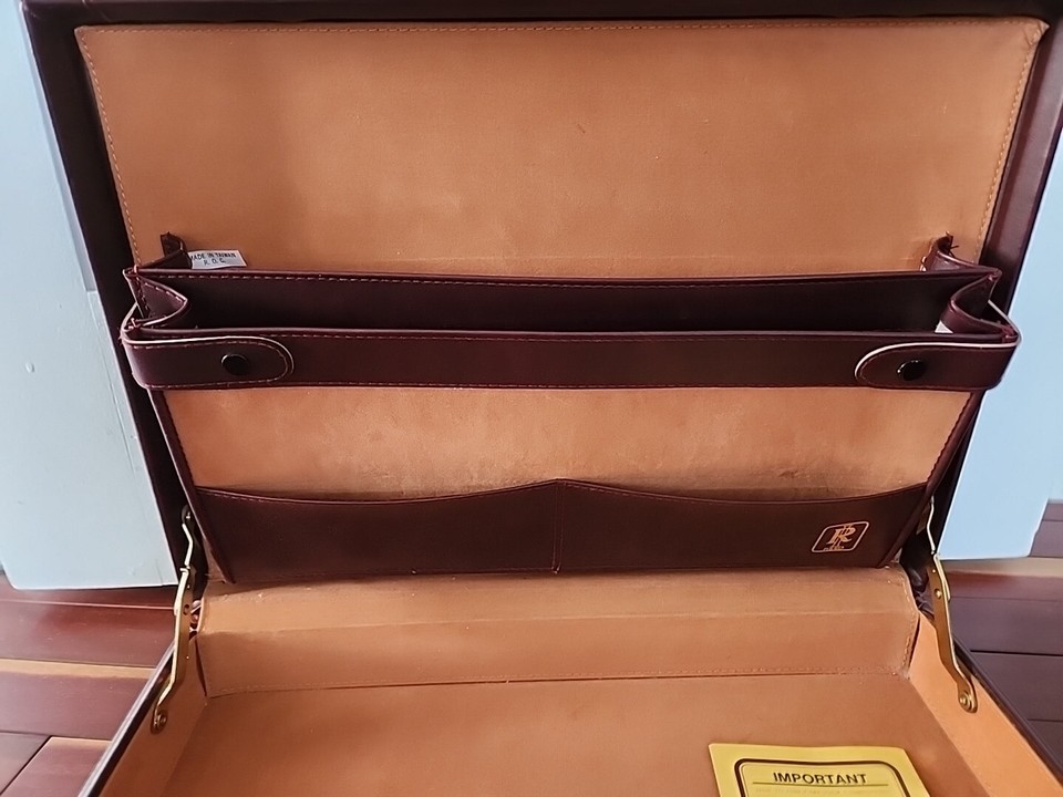 Reeo Vintage Brown Attache Case Briefcase Combination Lock Excellent