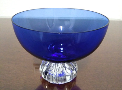 Vintage Fußschale Dessertschale Blau Höhe 8 cm, Durchmesser oben 10,4cm