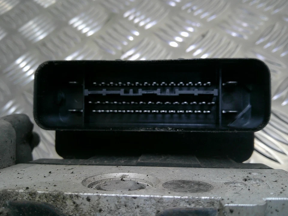 BOMBA/MODULADOR/UNIDAD DE CONTROL ABS VOLKSWAGEN GOLF MATCH 1K0614517DP 2008-2012 Foto 4 de 4