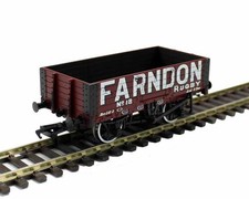 Bachmann Branchline 37-064 5 plank wagon with wooden floor in Farndon livery