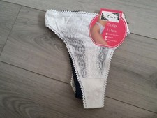 BNWT Lace Front Thongs Triple Pack Size 34-38"