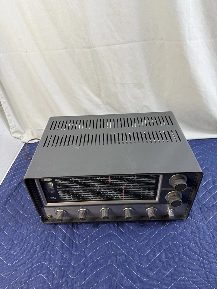 Receptor de ondas curtas Allied A-2515. Rádio de comunicação de estado sólido cinco bandas - Imagem 2 de 4