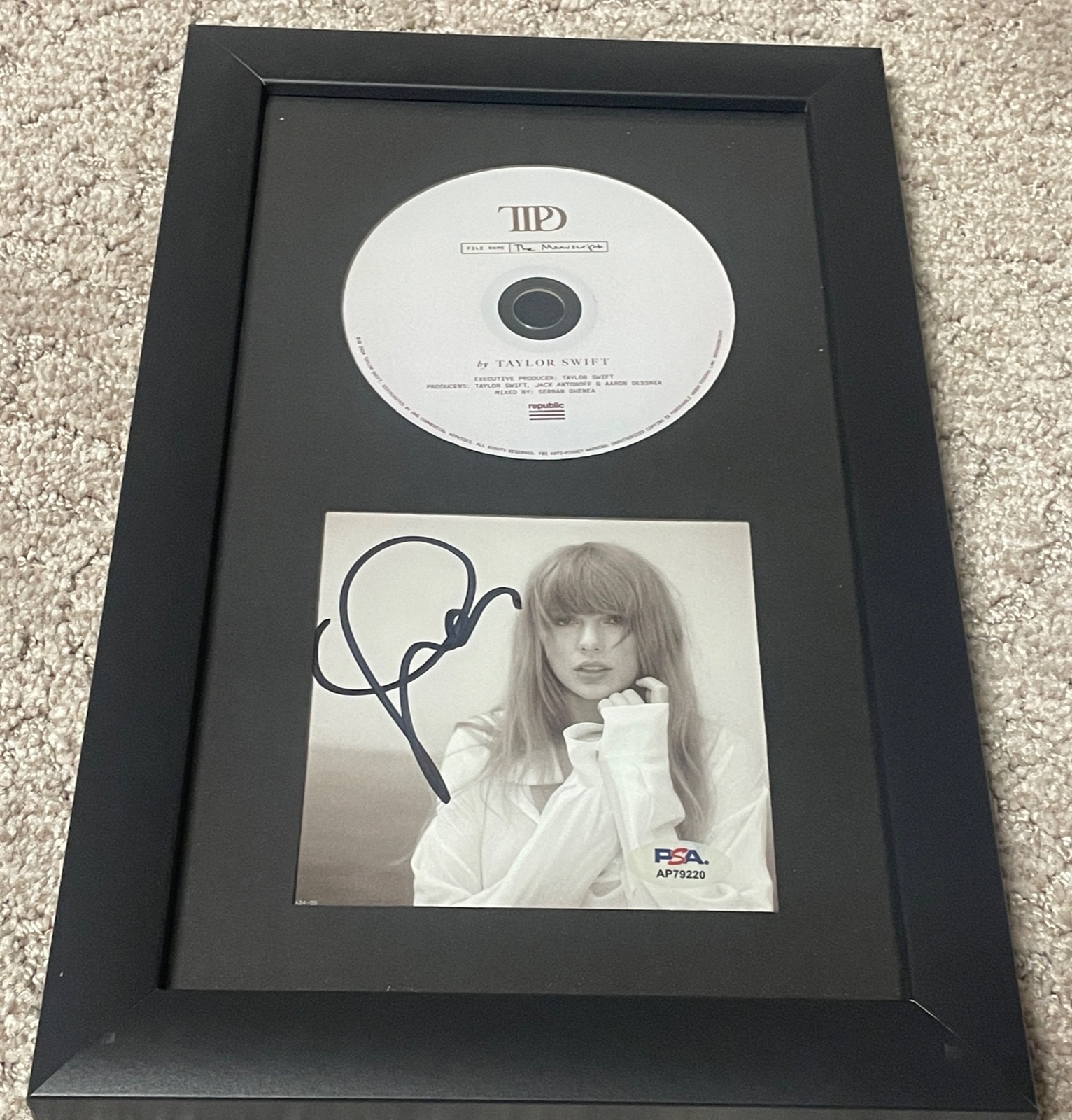 Taylor Swift Signed Tortured Poets TTPD Framed CD PSA/DNA COA Autographed WOW