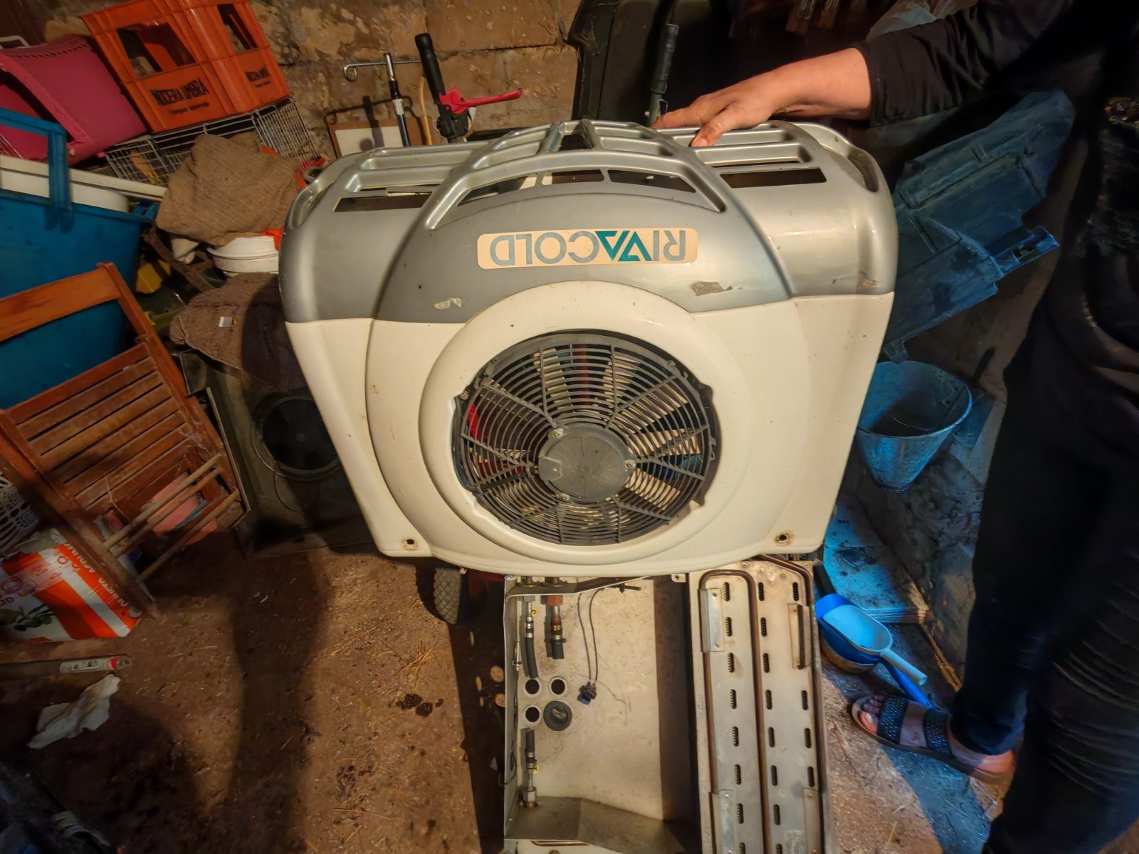 RIVACOLD DDU020MCSZ11 Condizionatore portatile 12V R404A raffr. ad acqua