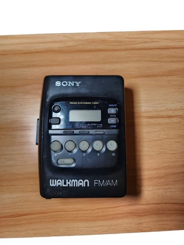 VTG Sony Walkman WM- FX20 Portable AM/FM Japan (Parts or Repair)
