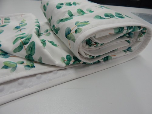 Cot Blanket Eucalyptus 100cm x 120cm Minkee Fleece Backed - Gorgeous!!! - Picture 2 of 5