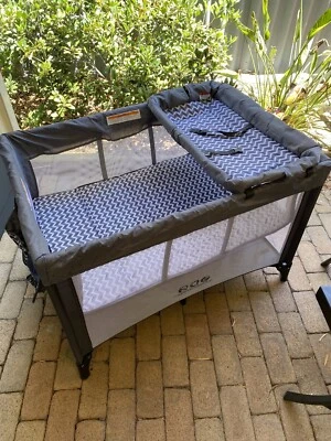 roger armstrong portacot 3 in 1