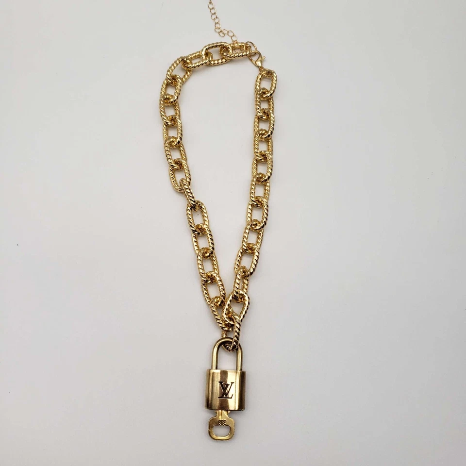 100% Auth Louis Vuitton Lock & Key with Unbranded Gold Plated Chain Necklace - Image 3 of 4