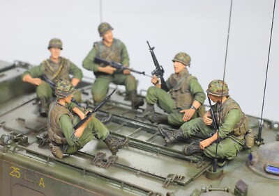 PreOrder) USMC LVTP5A1 Tank Riders (5 figures) Vietnam war 1