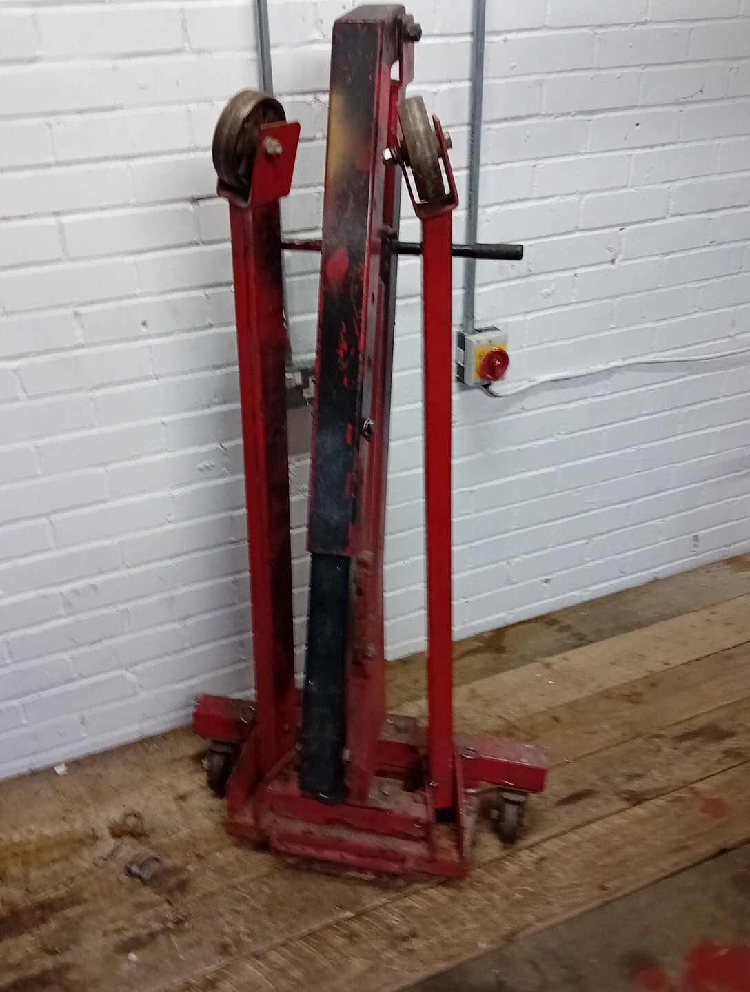 Clarke 1 Ton Engine Hoist Lift Crane Folding Mobile eBay