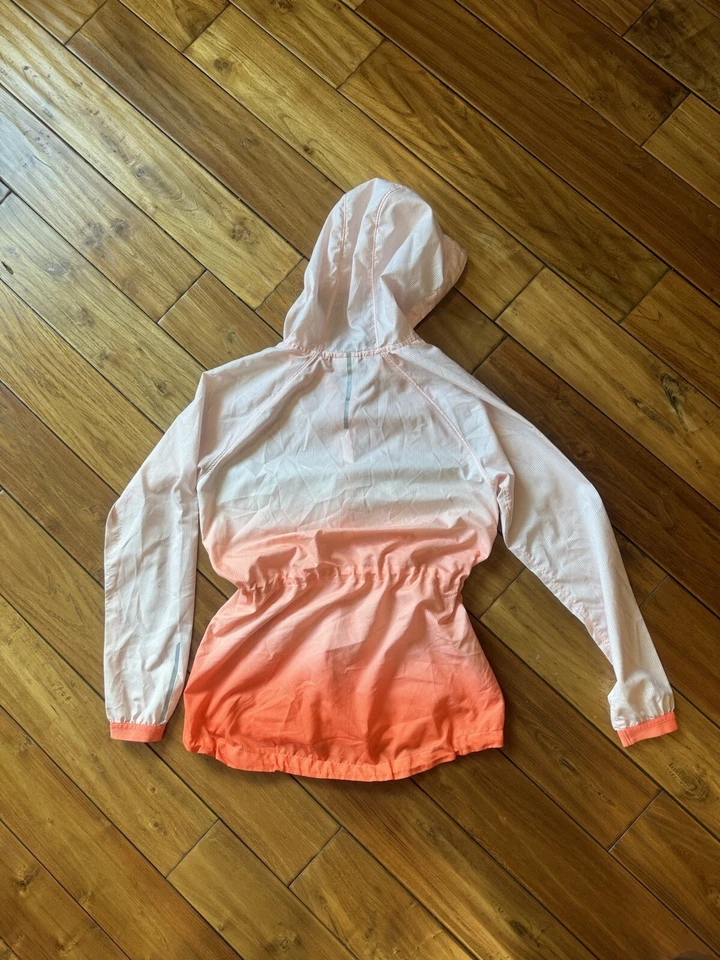 Jaqueta feminina New Balance Ombre malha com capuz zíper completo tamanho P leve laranja - Imagem 2 de 4