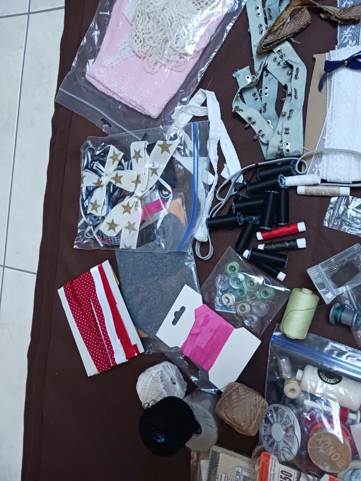 Lot mercerie, couture - loisirs créatifs  - Photo 4/4