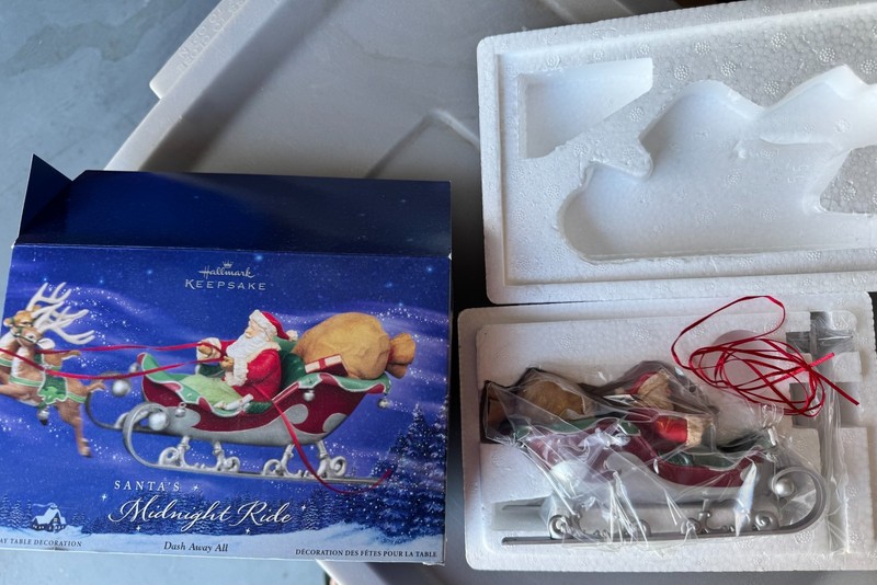 Hallmark Keepsake "Santa’s Midnight Ride" Table Top Dash Away Sleigh NIB