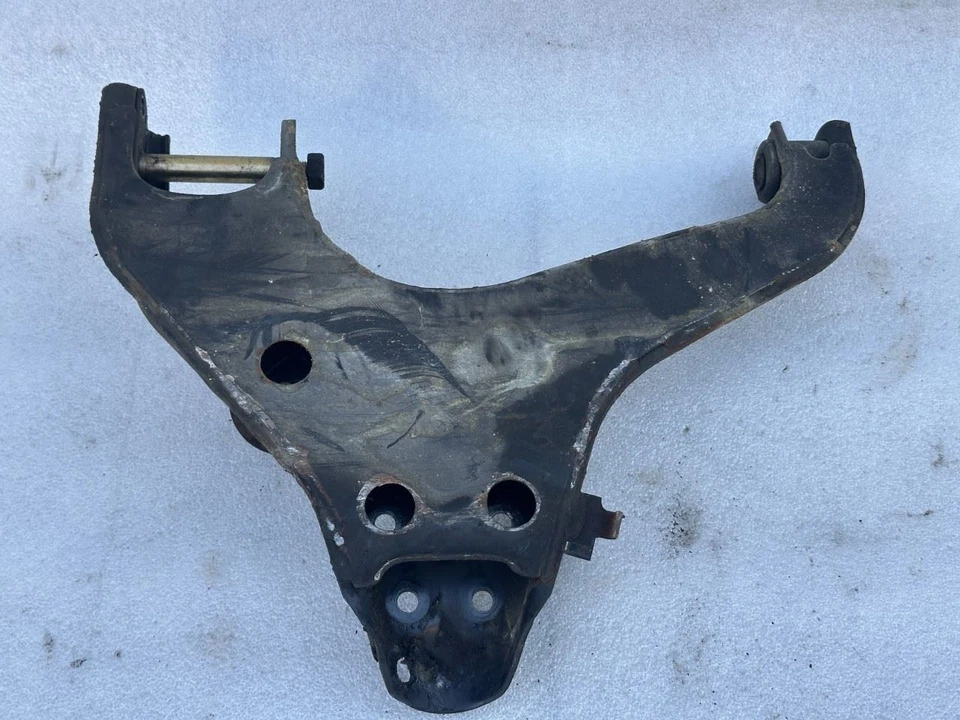 MITSUBISHI MONTERO SPORT 1999 LADO DEL CONDUCTOR IZQUIERDO BRAZO DE CONTROL INFERIOR DELANTERO Foto 2 de 4