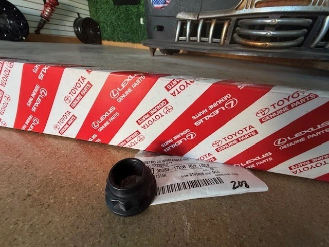 (2) GENUINO TOYOTA LEXUS TUERCA EJE DELANTERO LH 90177-22001 igual que distribuidor Foto 3 de 4