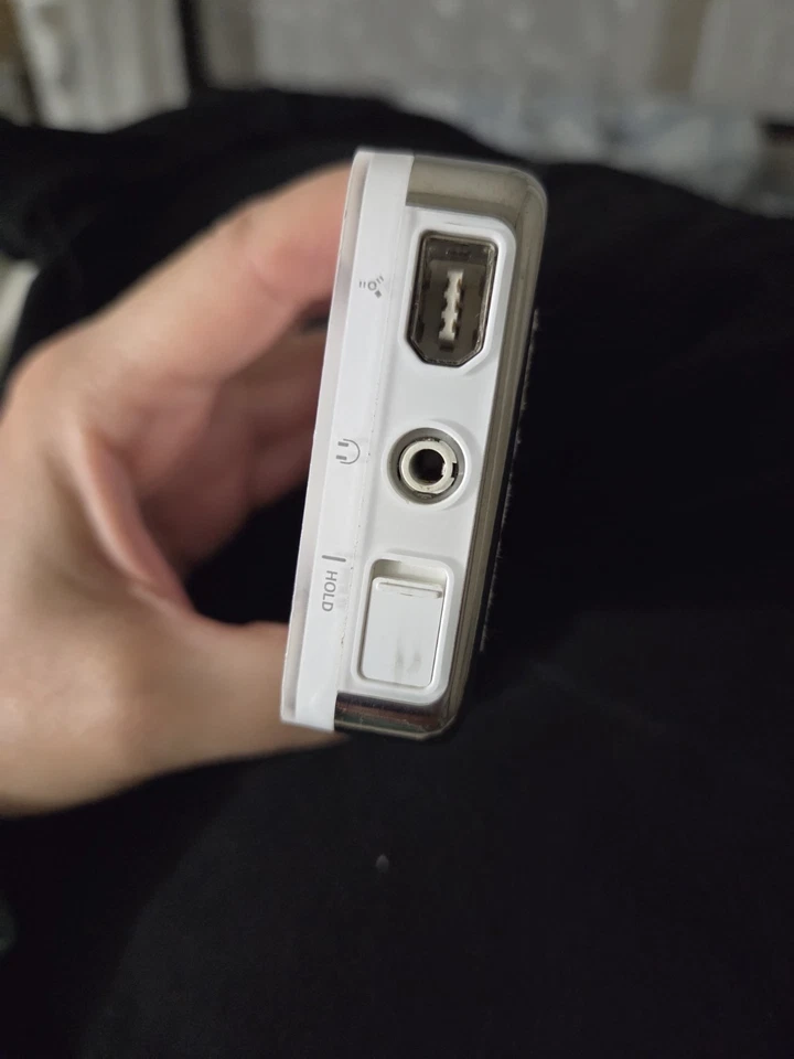 Apple iPod Classic 1-го поколения M8541 белый 10GB - работает! - Изображение 3 из 4