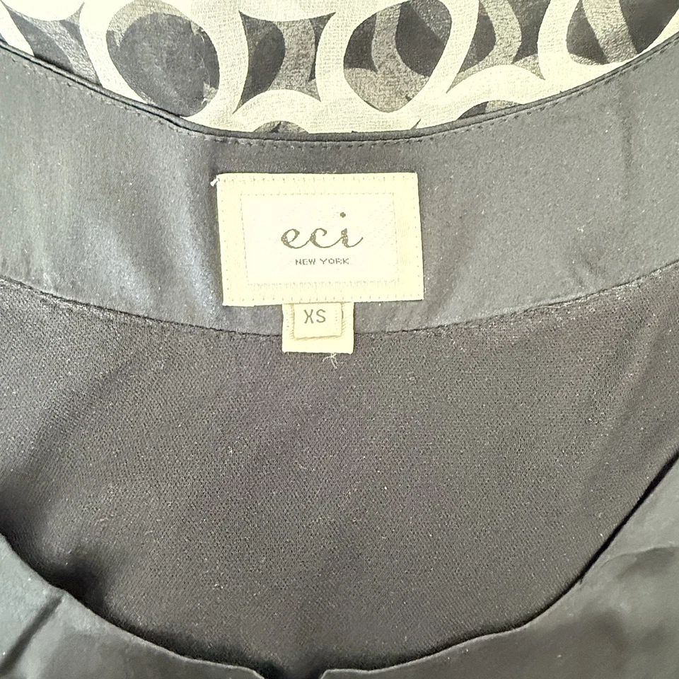 Blusa ECI para mujer XS negra blanca seda volantes cuello redondo estampado circular forrada Foto 3 de 4