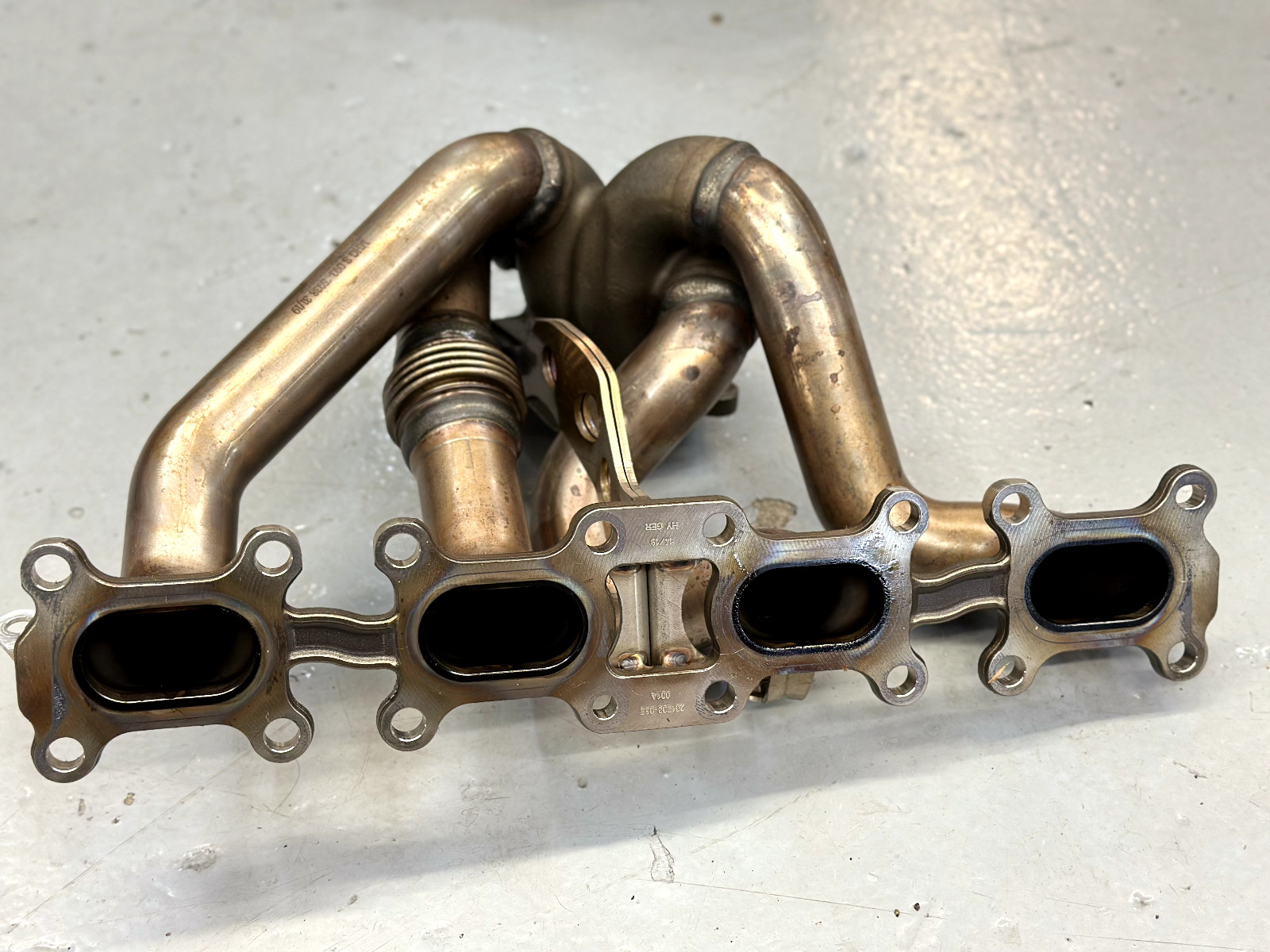 McLaren 720 765 Exhaust Manifold  Left  14FA035CP OEM  500mi used