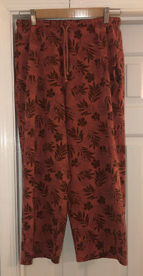 LL Bean Capri Lounge pants drawstring + Elastic Waist Small Leaf Pattern Coral