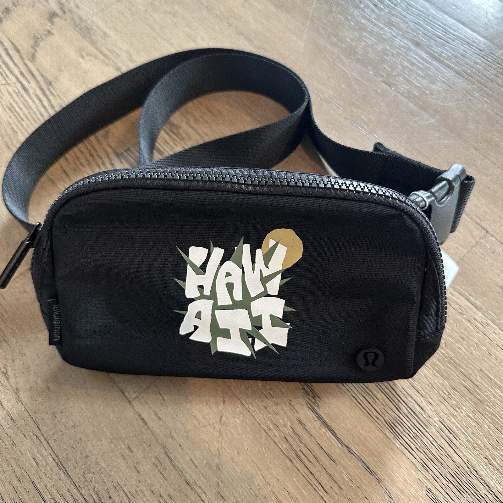 Lululemon Rare Black Everywhere Belt Bag Unisex Nylon Zip Limited Edition Hawaii