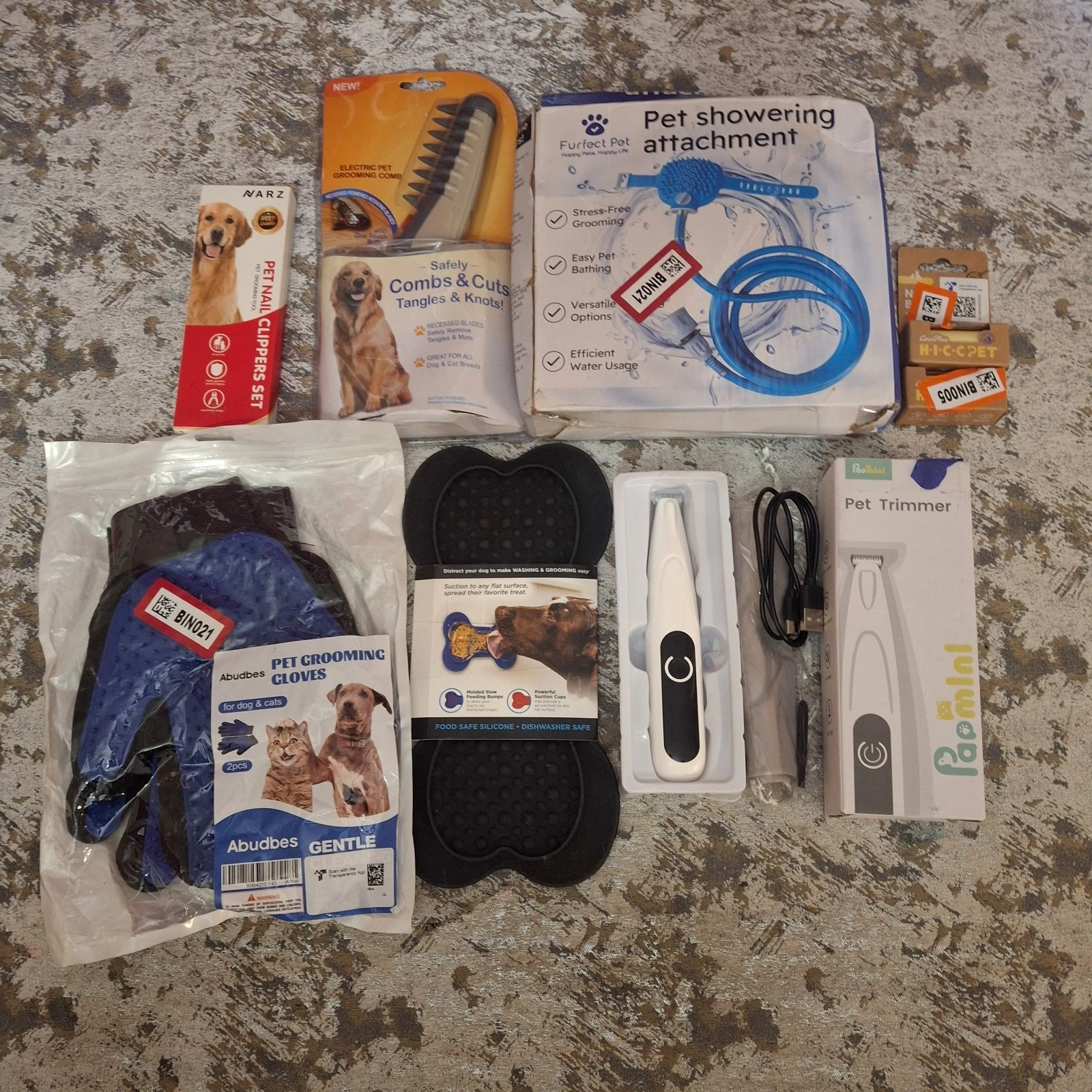 Pet Dog Grooming Bundle Lot Shower Attachment Nail Clippers Brush Hair Trimmers
Opens in a new windo