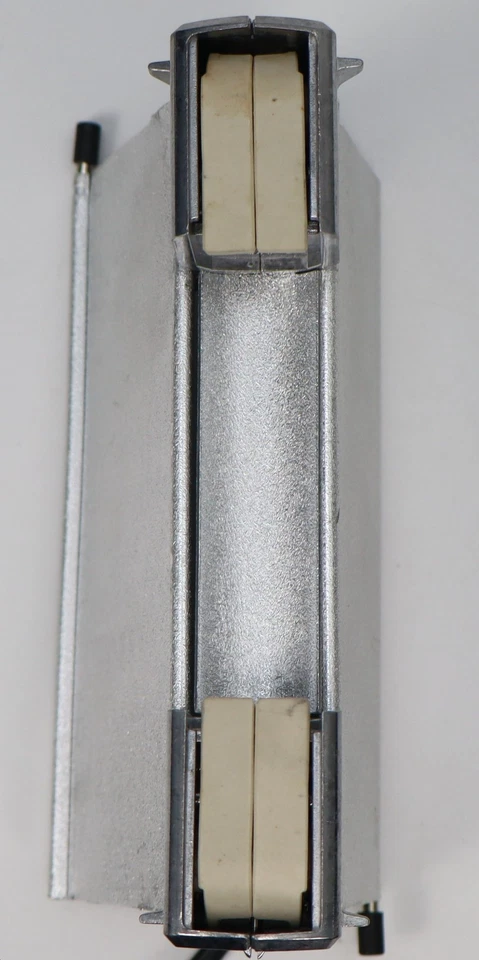 Lowel V Light Photography Flood Light w/ Adjustable Reflectors - No bulb - Image 4 of 4